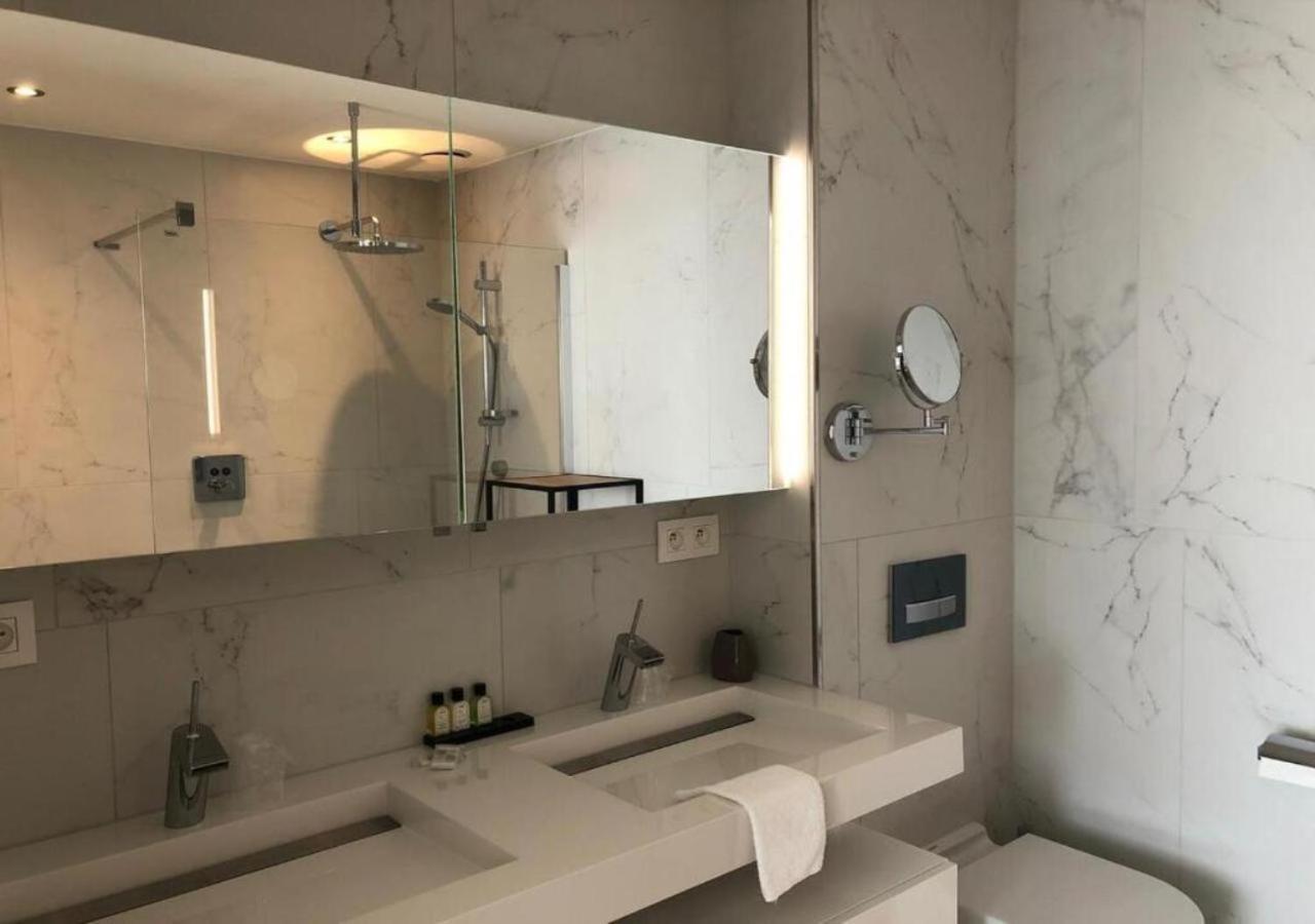 Acropolis - Luxury Appartments I Hotelservice And Parking Middelkerke Bagian luar foto